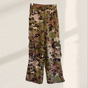Camouflage gorpcore Chuncky Floral Cargo Pants S (not size check measurements)